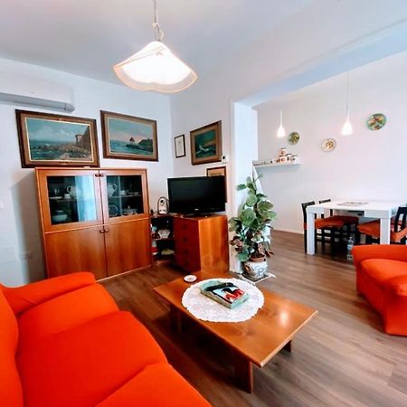 Casa Isma Lägenhet Cecina  Exteriör bild
