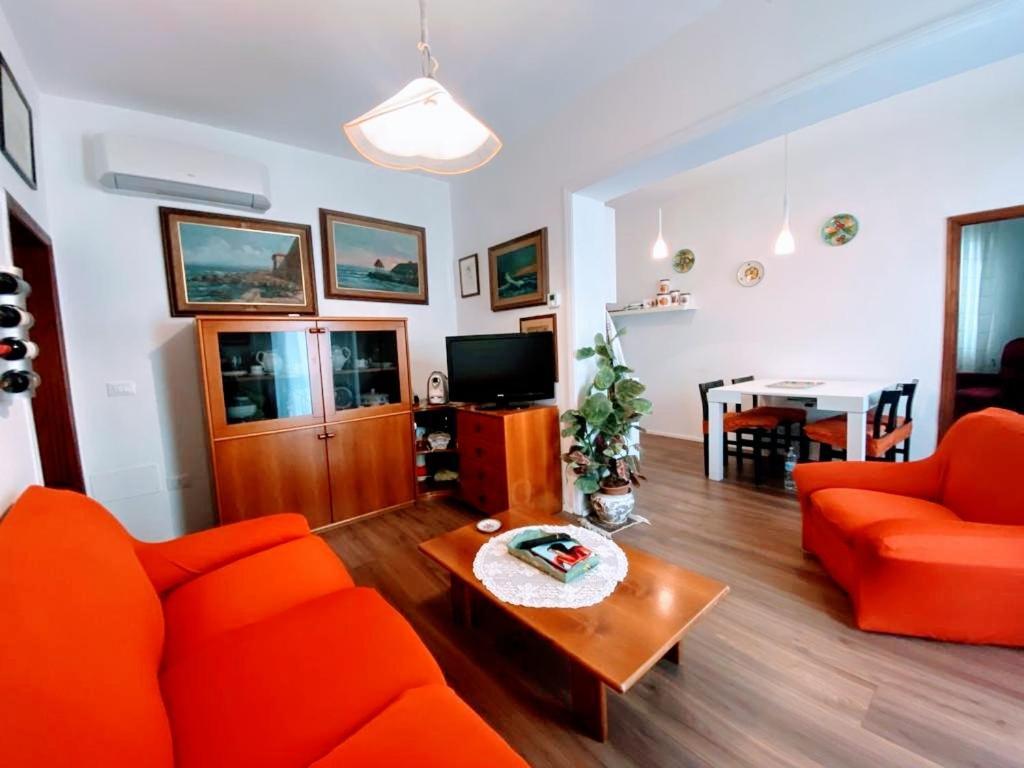 Casa Isma Lägenhet Cecina  Exteriör bild